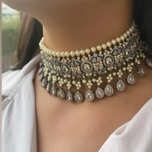 Trendy chokers to accentuate your neckline