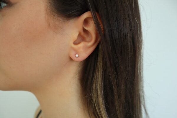 Iraasa Short Pearl Stud Earrings – Gold-plated with Pearl